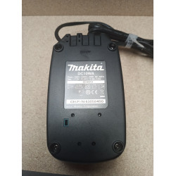 Makita DC10WA Ladegerät