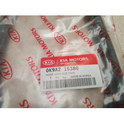 Kia Schlauch / Nebentank 0K9A2 15380