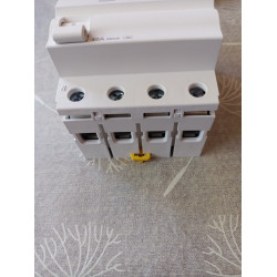 Schneider Resi 9 Fehlerstromschutzschalter R9R22440