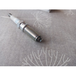 Ford Zündkerze 2219745