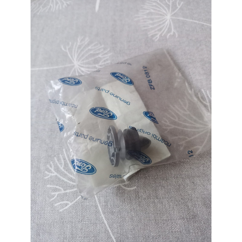 Ford Pin / Trim 1707096