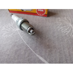 NGK   Zündkerze ZFR5F-11