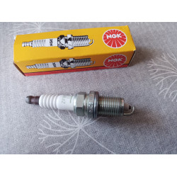 NGK   Zündkerze ZFR5F-11