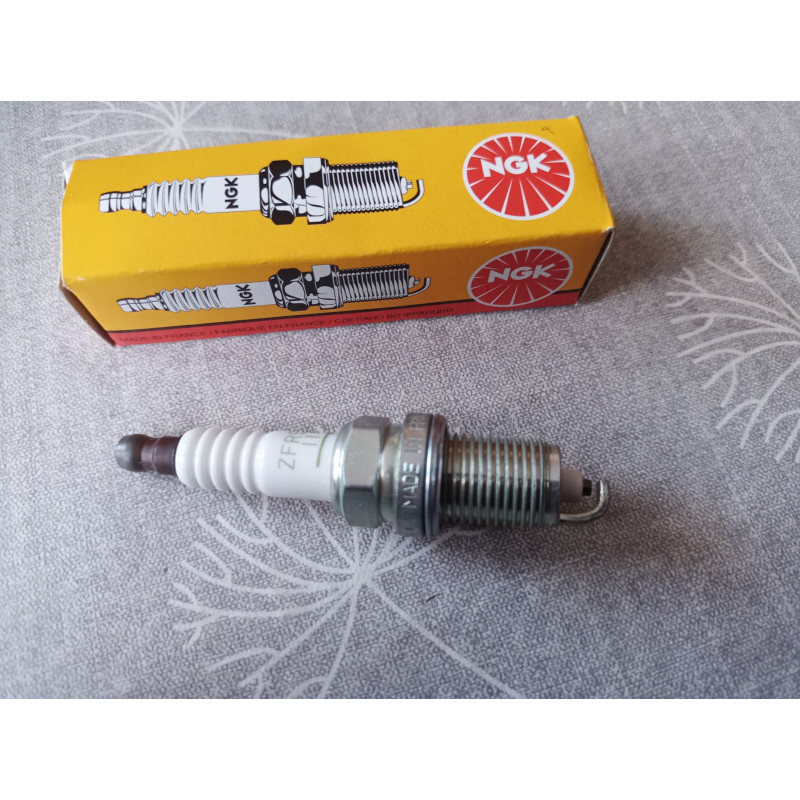 NGK   Zündkerze ZFR5F-11