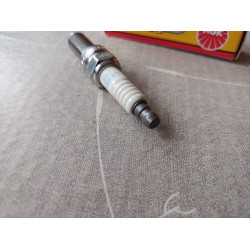 NGK Zündkerze LKR6D-10E