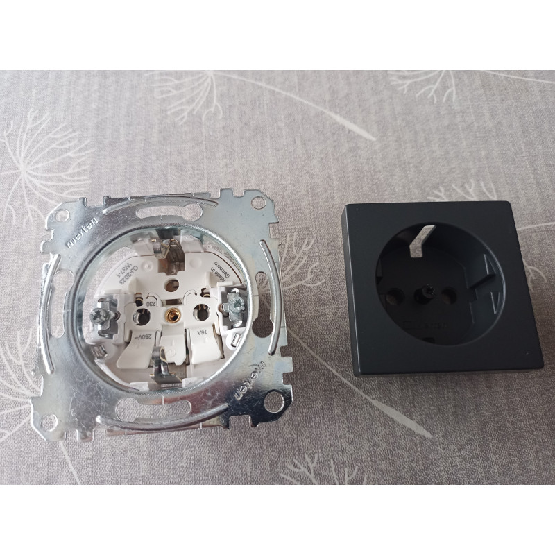 Merten MEG 2301-0414 Schuko Steckdose Anthrazit System M