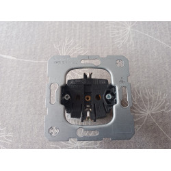Berker 24764 Einsatz Schuko Steckdose