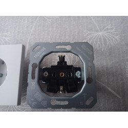 JUng LS 1520 LG Schuko Steckdose Lichtgrau