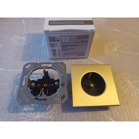 Jung ME 1520 C Schuko Steckdose Messing classic